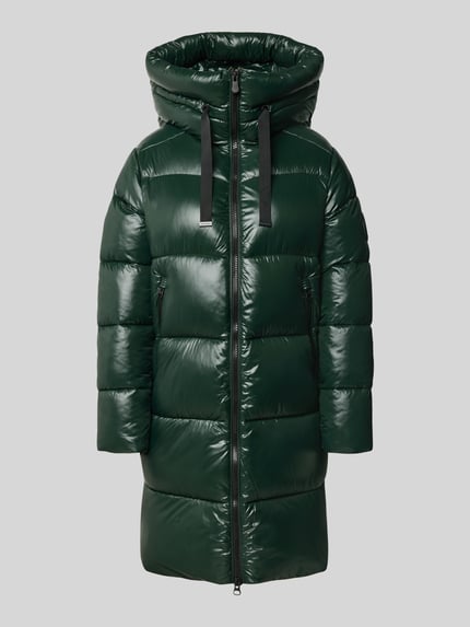 Produktfoto, dunkelgrüner Steppmantel mit glänzender Oberfläche, Kapuze und Label-Patch, Modell 'ISABEL' von Save The Duck