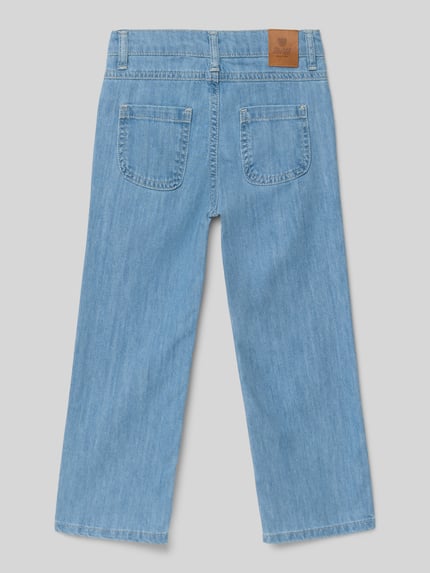 Productfoto, lichtblauwe rechte 'Jeans mit Eingrifftaschen' van Steiff in zuivere katoen met steekzakken en achterzak, labeldetail