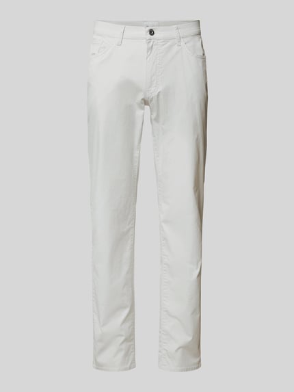 Produktfoto, weiße Regular Fit Stoffhose mit Lyocell-Anteil Modell 'Cadiz' von Brax, 5-Pocket, Knopf- und Reißverschluss, glatte Textur