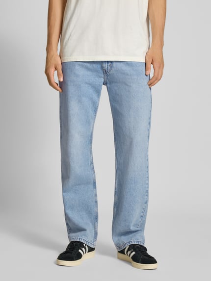 Levi's® Straight Fit Jeans mit Logo-Patch Modell '565 Loose' Hellblau 4