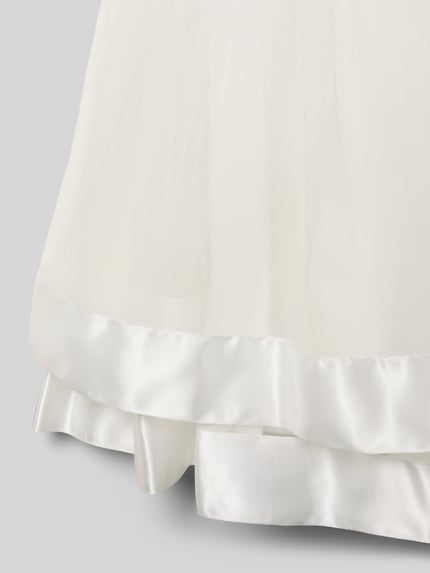 Produktfoto, Kleid mit Tüll und rückseitigem Reißverschluss von Guess, weißer Material-Mix mit Stretch, A-Linie, feine Satinstruktur