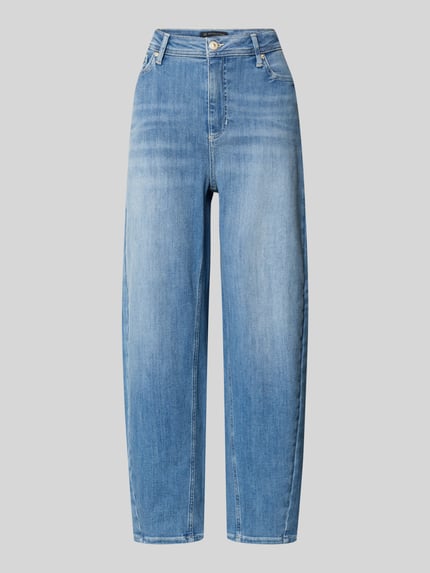 Produktfoto, Jeans in 7/8-Länge im Used-Look Modell 'HANNI' von Raffaello Rossi, bawełniany miks ze stretch, krój relaxed fit, jasnoniebieski kolor, szerokość w rozmiarze 36: 39 cm, długość nogawki od wewnątrz: 71 cm, kieszenie ukośne, używany wygląd