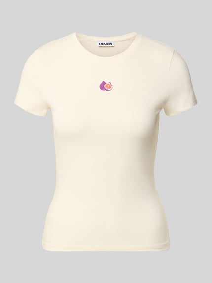 Productfoto, slim fit T-shirt met motiefstitching model 'Fruity' van REVIEW, dames T-shirt van katoenmix, ronde hals, ruglengte maat S 55 cm, effen crème, kleine fruitborduursel op de borst, gladde stof