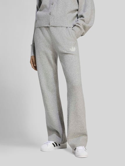 adidas Originals Relaxed Fit Sweathose mit Baumwoll-Anteil Hellgrau 4