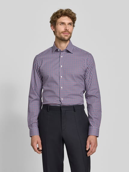 Christian Berg Men Regular Fit Businesshemd aus elastischem Baumwoll-Mix Aubergine 4