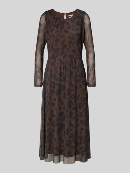 Produktfoto, Tailliertes Vrijetijdsjurk met all-over motief van Tom Tailor in bruin en zwart, getailleerde pasvorm, midilengte, ronde hals, knoop- en oogsluiting, lange mouwen, rechte zoom, chiffon materiaalverwerking