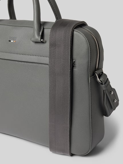 Produktfoto, torba na laptop w imitacji skóry model 'RAY_S DOC CASE N.' od BOSS, jednokolorowy, uchwyt, odpinany pasek, zamek błyskawiczny, tekstura strukturalna