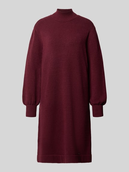 Produktfoto, Knielanges Strickkleid aus Viskose-Mix mit Stehkragen von MORE, bordeauxrot, gerader Schnitt, fein strukturierte Textur