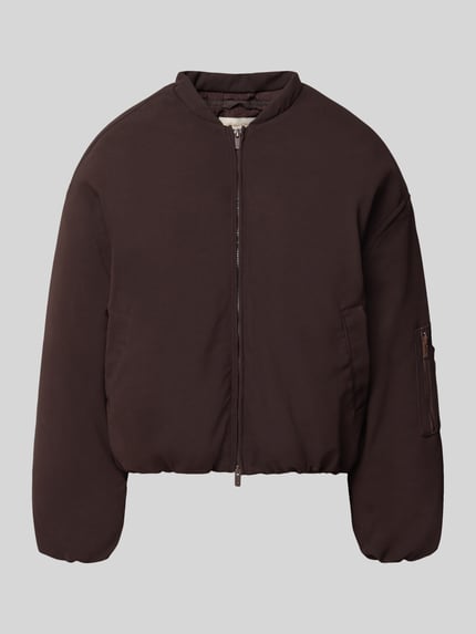 Produktfoto, Bomberjacke mit Zweiwege-Reißverschluss von ANOTHER COTTON LAB, dunkelbraun, strukturierte Oberfläche, Stehkragen, Eingrifftaschen