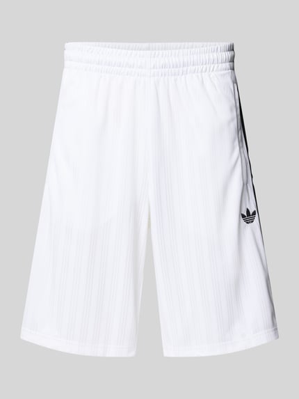 adidas Originals Szorty z wyhaftowanym logo i wpuszczanymi kieszeniami Biały 2