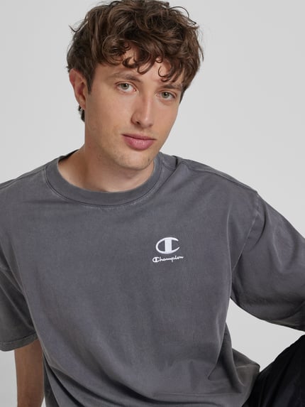 Champion T-shirt o kroju relaxed fit z wyhaftowanym logo Antracytowy 3