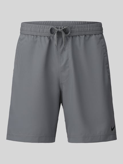 Nike Training Szorty sportowe o kroju regular fit z nadrukiem z logo Średnioszary 2