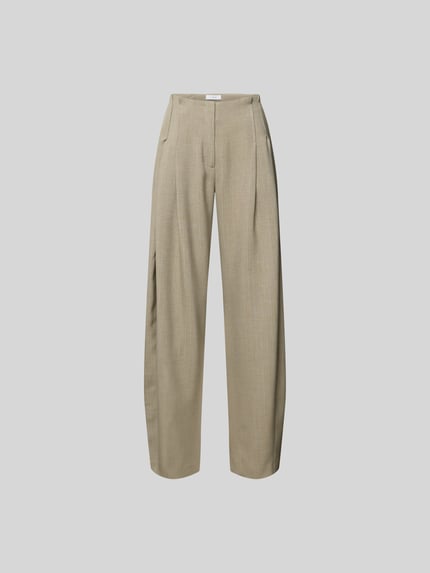 Produktfoto, Wide Fit Stoffhose mit Bundfalten von Iro in Beige, Damen Stoffhose mit Eingrifftaschen, Gesäßtaschen, Haken- und Reißverschluss, Innenbeinlänge 82 cm, Bundweite 41 cm bei Größe 36.