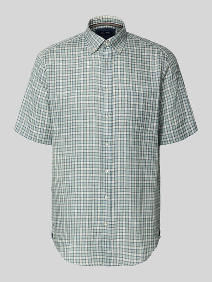 Produktfoto, Regular Fit Freizeithemd aus Leinen von Christian Berg Men, zielony i biały wzór w kratkę, kołnierzyk button-down, kieszeń na piersi, krój regular fit, czyste lniane, długość pleców w rozmiarze M 81 cm, szerokość w rozmiarze M 54 cm, długość rękawa w rozmiarze M 28 cm