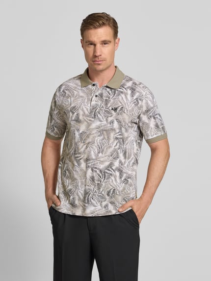 Mannenmodel draagt Regular Fit Poloshirt im Allover-Look mit Label-Stitching van ARMANI EXCHANGE, puur katoen, all-over look, knoopsluiting, ruglengte bij maat M 70 cm, Ganzkörperansicht van voren.