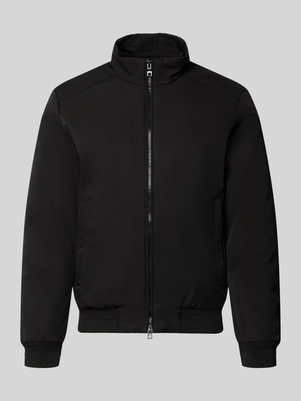 Produktfoto, schwarzer Blouson mit Zweiwege-Reißverschluss und Eingrifftaschen von Geox, glatte Textur, Regular Fit, stehender Kragen