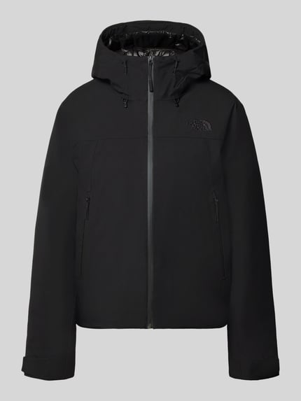 Produktfoto, schwarze Jacke mit Logo-Stitching Modell 'RANGE DOWN' von The North Face, glatte Textur, sichtbarer Frontreißverschluss, gerader Schnitt, Kapuze mit Tunnelzug und Kordelstoppern, seitliche Eingrifftaschen, Ärmelriegel mit Klettverschluss, geeignet für Damen.