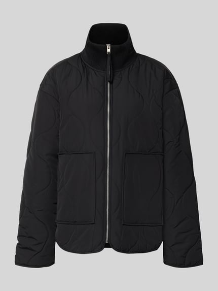 Productfoto, zwarte Steppjacke met gestricktem Stehkragen Modell 'SERENA' van JJXX met doorgestikte naden, rits en steekzakken, loose fit, dames