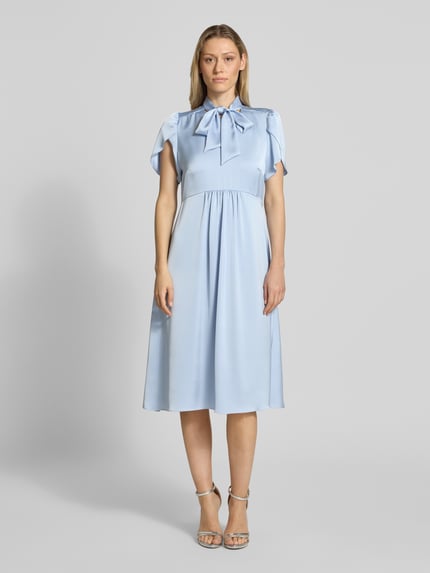 Christian Berg Woman Selection Midi-jurk met V-hals en Strik Lichtblauw - 4