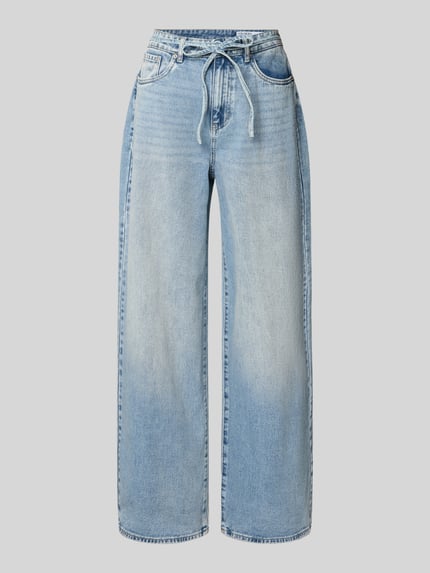 Produktfoto, Loose Fit Jeans aus Baumwoll-Mix Modell 'WIEN' von Vero Moda in Denim-Optik mit Bindegürtel, 5-Pocket-Design, heller Blauton