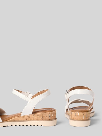 Productfoto, Sandalen in leerlook met kurken zool van Tamaris, unikleuren, open en afgeronde neus, wedge hak, labelreliëf, gesp, geprofileerde zool