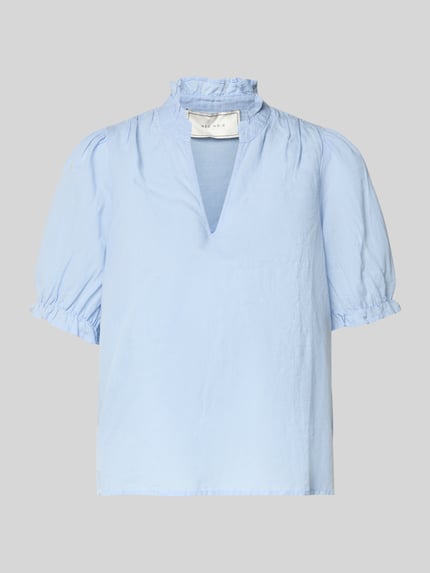 Produktfoto, Blusenshirt aus Leinen-Baumwoll-Mix Modell 'Odesa' von Neo Noir in Hellblau, Regular-Fit, V-Ausschnitt, strukturierte Oberfläche