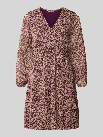 Produktfoto, Tailliertes Blusenkleid mit Allover-Muster Modell 'CERA' von ONLY in Weinrot und Beige, Damen Blusenkleid von ONLY