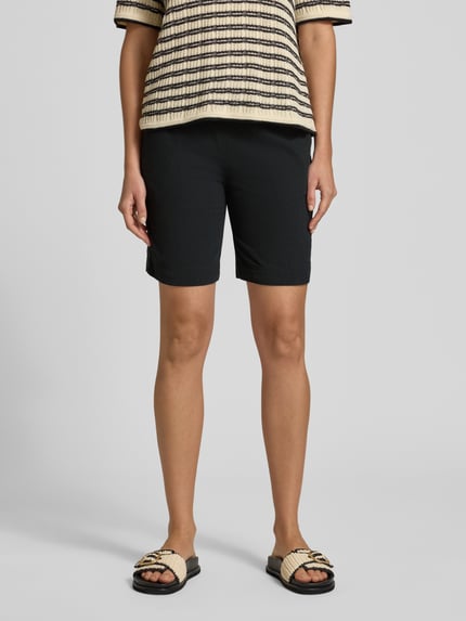 Vrouwenmodel draagt Shorts met elastische tailleband model 'Cissie' van Soyaconcept, katoen, regular fit, voorkant full body.