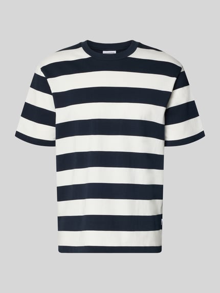 Produktfoto, Oversized T-Shirt mit Rundhalsausschnitt von Lindbergh aus reiner Baumwolle im Streifenmuster, Farbkombi Weiß und Dunkelblau.