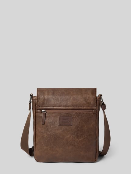 Produktfoto, Crossbody Bag in Leerlook Model 'TRACES' van camel active, bruin met siernaad, ritsvak, verstelbaar schouderband, heren, 24x24x4 cm, schouderband 94 cm