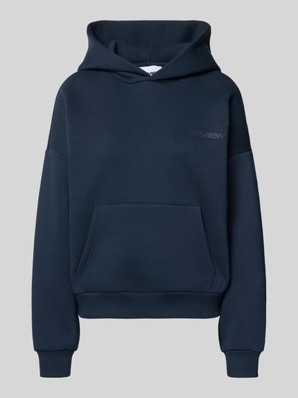 Produktfoto, Kapuzenpullover aus Baumwoll-Mix von REVIEW in Dunkelblau mit Känguru-Tasche und gerippten Bündchen, lockere Passform