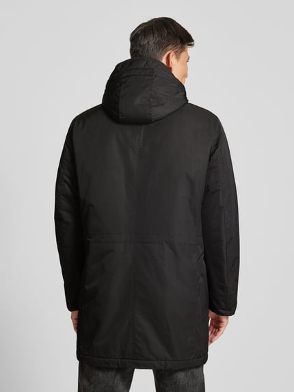 JOOP! COLLECTION Parka męska JOOP! Collection;Prosty krój;Kaptur z tunelem;Model ‘Moratos’;Kieszenie z patką;Zapięcie na guzik;Ozdobne szwy;Długość tyłu w rozmiarze 50: 91 cm;Szerokość ramion w rozmiarze 50: 49 cm;Szerokość klatki piersiowej w rozmiarze 50: 54 cm;Długość rękawa w rozmiarze 50: 67 cm Czarny 5