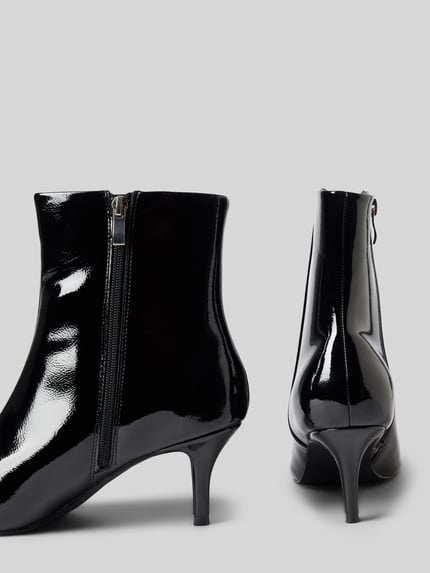 Productfoto, Stiefeletten in Leder-Optik van BIANCO in zwart met spitse pasvorm, gladde zool, 7 cm hak, 15 cm schachthoogte, 13 cm schachtwijdte