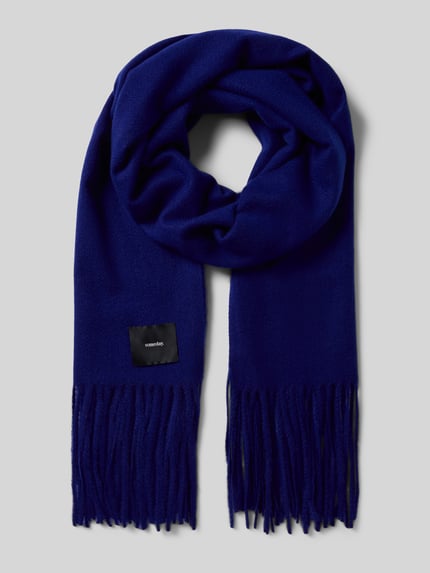 Produktfoto, rechteckiger Damen Schal mit Ausfransungen, Modell 'Barula' von Someday, kräftiges Blau, Material-Mix mit Viskose, sichtbares Label-Detail, Breite 70 cm.