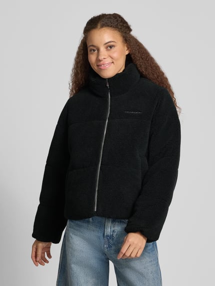 PEGADOR kurtka pikowana o kroju relaxed fit w imitacji futerka model 'GEORGIA' Czarny 4