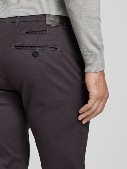 Brax Chinosy o kroju slim fit z wpuszczanymi kieszeniami w stylu francuskim model ‘Fabio’ Antracytowy 3