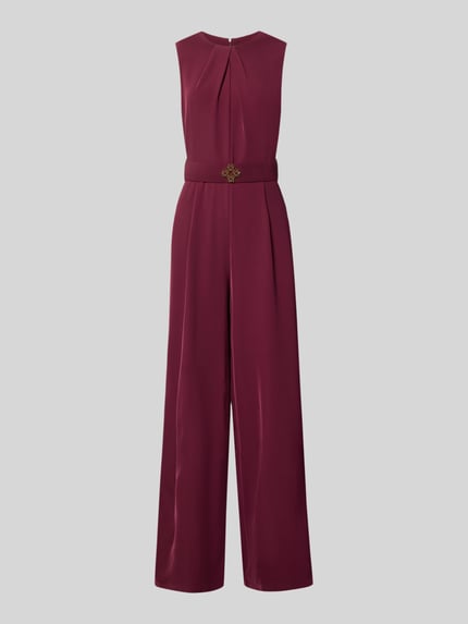 Productfoto, jumpsuit met stoffen riem van Rinascimento in bordeauxrood met Materiaalmix met stretch, getailleerde pasvorm, ronde hals, mouwloos design, plooien, ritssluiting aan de achterkant, Ruglengte bij maat S 36 cm, Borstwijdte bij maat S 38 cm, totale lengte bij maat S 149 cm, Binnenbeenlengte bij maat S 80 cm, Jumpsuit met Stoffgürtel