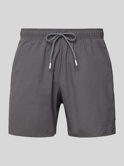Produktfoto, Badehose met elastische tailleband Modell 'ICONIC' van BOSS, effen grijs, labelprint, contraststreep, steekzakken, klittenbandsluiting achter.