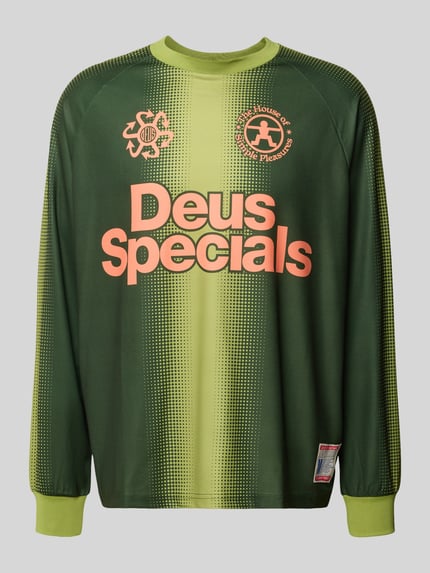 Produktfoto, Trikot mit Label-Print und Rundhalsausschnitt von DEUS EX MACHINA im Herren Trikot-Look, Regular Fit, Longsleeve, grün mit Farbverlauf und orangefarbenem Label-Print, Rückenlänge bei Größe M 71 cm, Ärmellänge 65 cm.