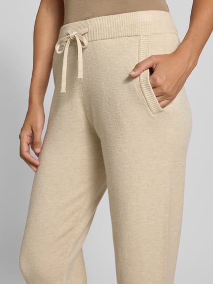 Christian Berg Woman Slim Fit Sweatpants aus Viskose-Mix Beige Melange 3