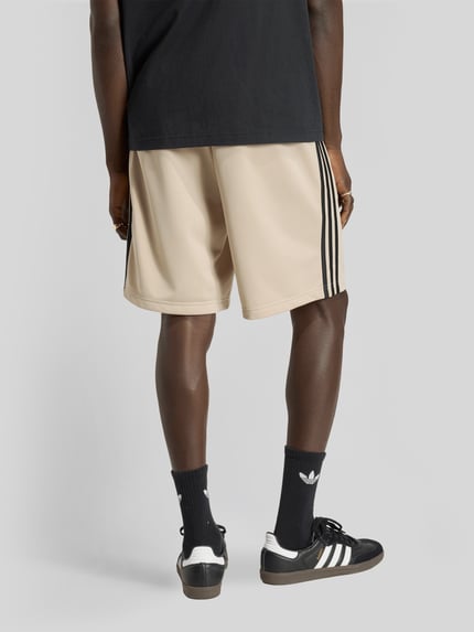 adidas Originals Regular Fit Trainingsshorts mit Logo Stitching Beige 5