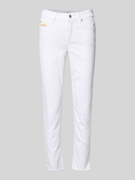 Productfoto, Slim Fit Jeans met fransenzoom model 'PIPER SHORT' van Cambio, damesjeans in wit katoenmix met stretch, nauwsluitend model, knoop- en ritssluiting, steekzakken, achterzakken, bandwijdte maat 36: 39 cm, binnenbeenlengte maat 36: 68 cm