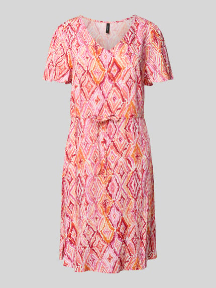 Produktfoto, Tailliertes Freizeitkleid aus reiner Viskose Modell 'EASY JOY' von Vero Moda, Optik:Allover-Muster in Pink- und Orangetönen, Mini-Länge, V-Ausschnitt, Kurzarm, glatte Oberfläche