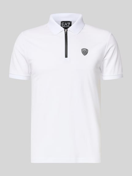 Produktfoto, Slim Fit Poloshirt aus Viskose-Mix von EA7 Emporio Armani in Weiß mit Logo-Detail, Polokragen und elastischen Ärmelabschlüssen.