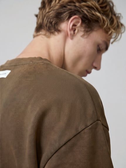 Don´t Waste Culture Sweatshirt mit Stickereiärmeln Modell 'ONA' Mittelbraun 3