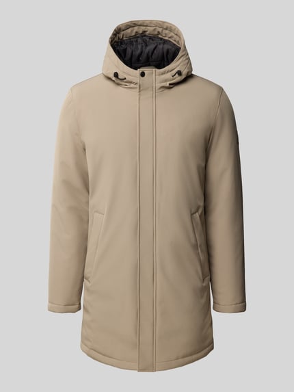 Produktfoto, beige Jacke mit Eingrifftaschen Modell 'Madeston' van Matinique, regular fit, materiaal-mix met stretch, capuchon met tunnelkoord, merkdetail, gladde textuur, verborgen ritssluiting, vooraanzicht