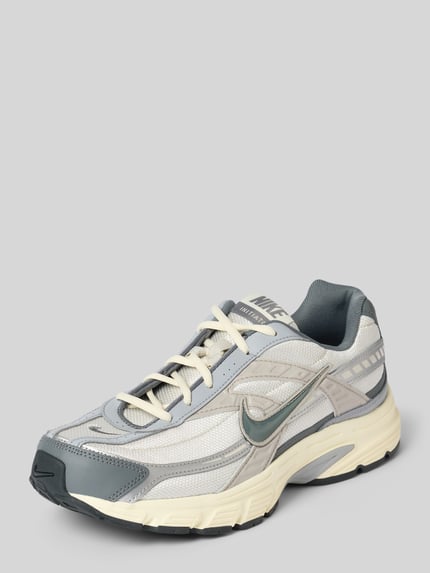 Produktfoto, Sneaker aus Leder-Mix mit Logo-Print Modell 'Initiator' von Nike in Grau und Beige, abgerundete Passform, Absatzhöhe 6 cm, Schafthöhe 6 cm, Schaftweite 6 cm bei Größe 10