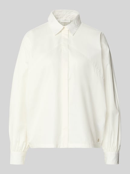 Produktfoto, Regular Fit Hemdbluse mit Hemdblusenkragen von Fynch-Hatton, reine Baumwolle, Langärmelig, Logo-Applikation, Cremefarbton, glatte Struktur.