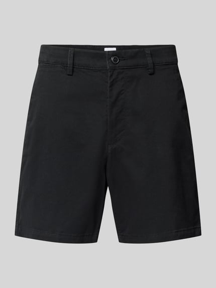 Produktfoto, Shorts mit französischen Eingrifftaschen von GAP aus schwarzem Baumwoll-Mix mit Stretch-Anteil, Straight Fit, Knopf- und Reißverschluss, Bundweite 43 cm, Innenbeinlänge 18 cm bei Größe 32, glatte Oberfläche, klassische Form.