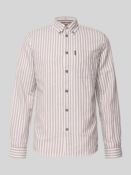 Produktfoto, Regular Fit Freizeithemd mit Leinen-Anteil von PME Legend, gestreifter Baumwoll-Mix mit Leinen-Baumwoll-Anteil, Langärmelig, Button-Down-Kragen, Brusttasche, Logo-Patch, durchgehende Knopfleiste, beige-weißes Streifenmuster, weiche strukturierte Oberfläche, Größe M mit Rückenlänge 77 cm, Schulterbreite 45 cm, Ärmellänge 70 cm